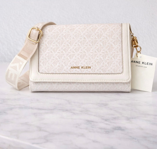 Cartera Anne Klein